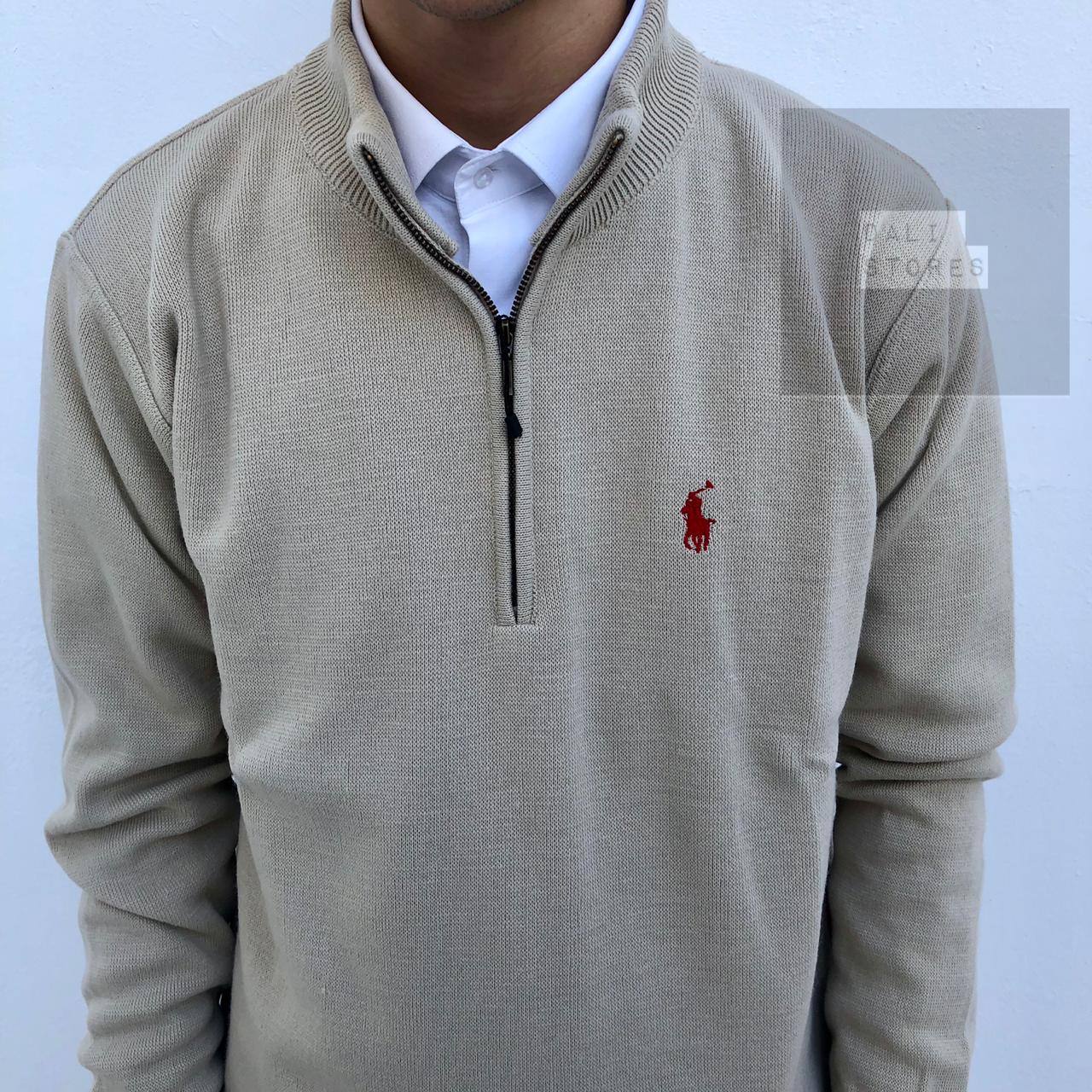 Πλεκτή μπλούζα polo με μισό φερμουάρ μπεζ